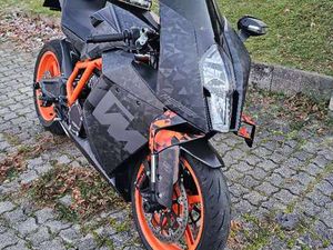 RC8 R