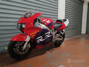 HONDA CBR 900 RR