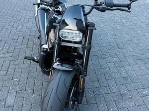 HARLEY DAVIDSON SPORTSTER S
