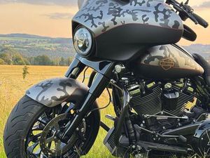 HARLEY-DAVIDSON STREET GLIDE