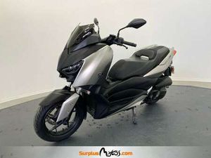 YAMAHA X-MAX 125