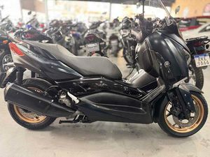 YAMAHA XMAX 250