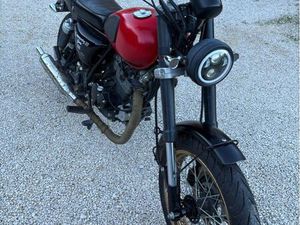 MASH SEVENTY FIVE 125 CC