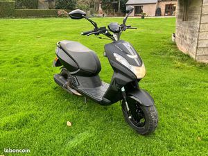 AV SCOOTER PEUGEOT STREET ZONE