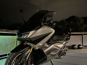 TMAX 530 IRON MAX POSSIBILITÉ D ÉCHANGE CONTRE MOTO