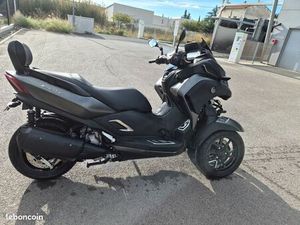 YAMAHA TRICITY 300