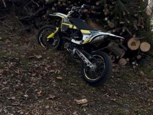 HUSQVARNA 701 SUPERMOTO