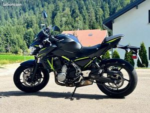 MOTO KAWASAKI Z650