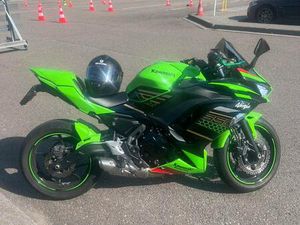 ② KAWASAKI NINJA 650