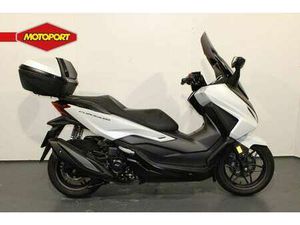 HONDA FORZA 350 NSS ZWART