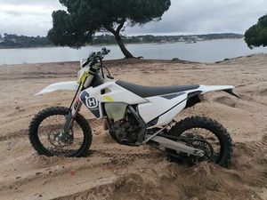 HUSQVARNA FE250 MATRICULADA CHARNECA DE CAPARICA E SOBREDA