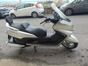 YAMAHA MAJESTY 400 GRIGIO ANNO 2004 KM 24.100