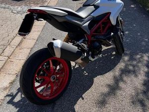 DUCATI HYPERMOTARD 939 !SERVICE & ZAHNRIEMENNEU!