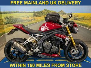 TRIUMPH SPEED TRIPLE 1200 RS