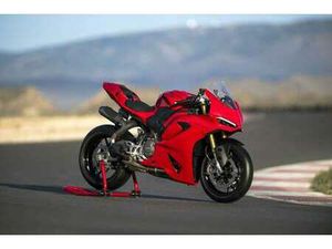 DUCATI PANIGALE V2 .