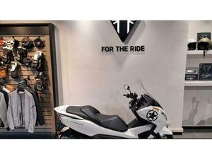 VENDO HONDA FORZA 300 ABS (2013 - 17) USATA A ROMA (CODICE 9888779) - MOTO.IT