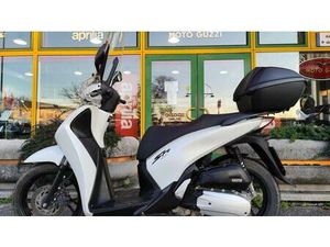 VENDO HONDA SH 150 I ABS (2013 - 16) USATA A VENEZIA (CODICE 9888780) - MOTO.IT