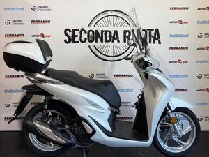 VENDO HONDA SH 150I (2020 - 23) USATA A LIVORNO (CODICE 9888649) - MOTO.IT