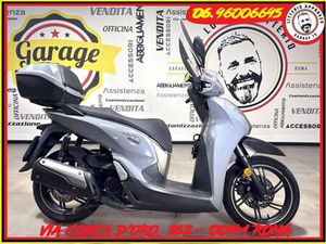 VENDO HONDA SH 300 I ABS (2016 - 20) USATA A ROMA (CODICE 9888503) - MOTO.IT