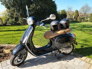 SCHWARZE VESPA PIAGGO PRIMAVERA 50 4T
