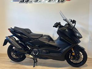 VENDO YAMAHA T-MAX 560 TECH MAX (2022 - 24) USATA A VENEZIA (CODICE 9888656) - MOTO.IT