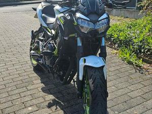KAWASAKI Z650/ TAUSCH HUSQVARNA 701