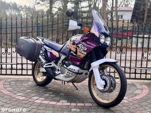 HONDA XRV