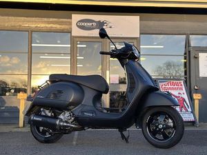 PIAGGIO VESPA GTS 300 PIAGGIO SUPER NOTTE SCOOTER 0.31 AUTOMATIC PETROL 278 CC