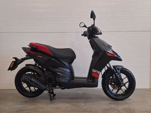 APRILIA SR MT 125