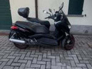 YAMAHA XMAX 125