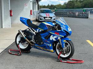 SUZUKI GSXR 750 L1 L2 RENNMOTORRAD RACEBIKE RENNSTRECKE