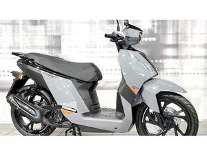 VENDO PEUGEOT TWEET 125 FL GT ABS (2024) NUOVA A CASALGRASSO (CODICE 9888374) - MOTO.IT