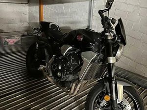 HONDA CB 1000R + SC80