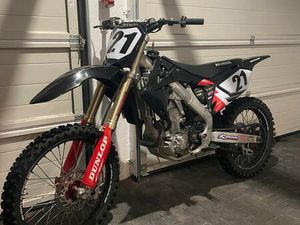 HONDA CRF 450 2009 – 91 BH, MOTOR DEFEKT, ALLES ANDERE TOP