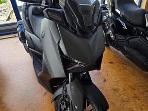 YAMAHA XMAX 300