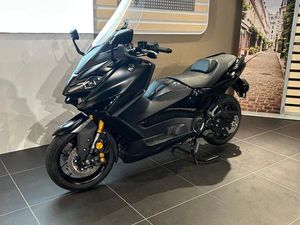 EINEN GEBRAUCHTEN YAMAHA T-MAX 560