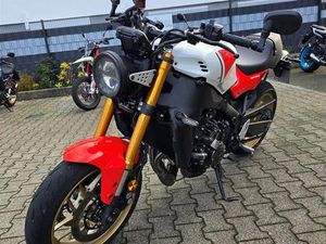 YAMAHA XSR900 DEMO