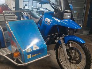 SUZUKI DR 800 GESPANN