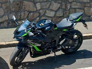 KAWASAKI NINJA ZX6R BJ2025