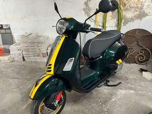 VESPA GTS SUPER RACING SIXTIES 300 VERDE