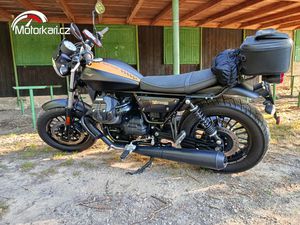 MOTO GUZZI V9 BOBBER