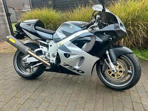 ② SUZUKI GSXR750 SRAD INJECTIE