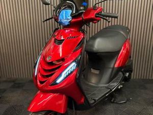 PIAGGIO ZIP 4T 3V BROM 2024 FULL OPTION CANDY RED — SCOOTERS | PIAGGIO — MARKTPLAATS