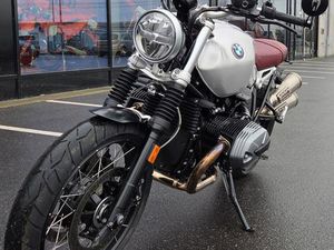BMW R NINE T SCRAMBLER AKRAPOVIC ÖHLINS