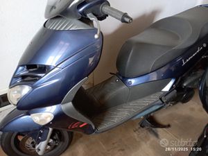 SCOOTER APRILIA LEONARDO 150