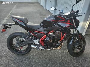 MOTO KAWAZAKI Z650 2025