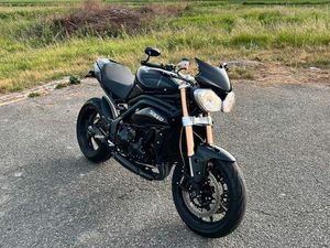 TRIUMPH SPEED TRIPLE 1050