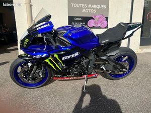 YAMAHA R1 2023