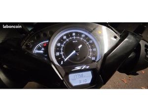 RETRAITÉ VENDS HONDA SH TRÈS BON ÉTAT PEU DE KILOMÈTRES