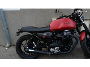 MOTO GUZZI V7